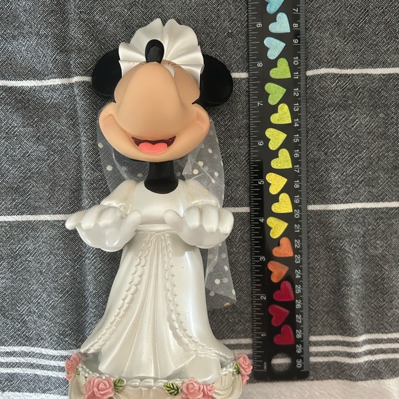 °o° MUST SEE Bride Minnie and Groom Mickey bobble heads with magnetic nose °o° - Picture 3 of 14